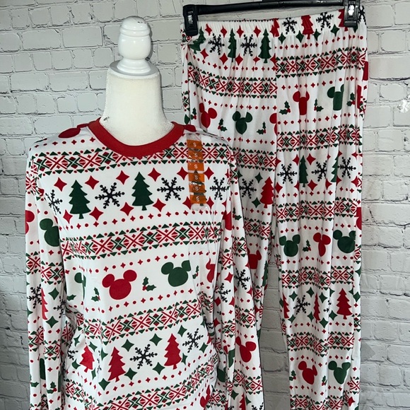 Small woman’s Disney Mickey Mouse Christmas velour pajama set. NWT Lightweight - Picture 1 of 6